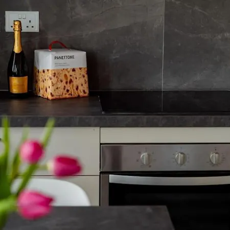 Amazing 2 Bed In Centre - Designer Finish Lägenhet