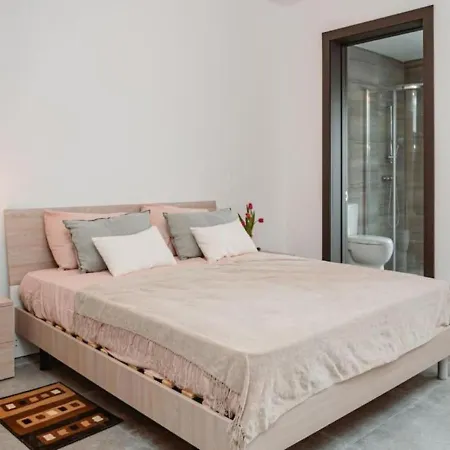 Amazing 2 Bed In Centre - Designer Finish